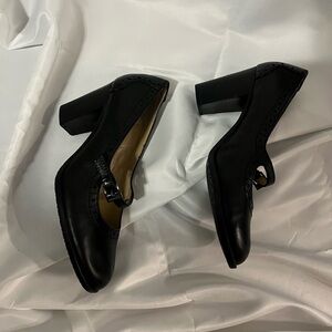 Bandolino Black Mary Jane Heels with Buckle